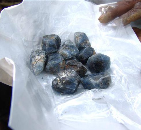 natural sapphire crystal rough