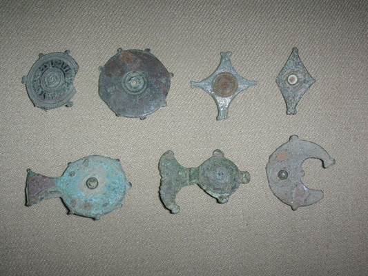 Roman plate fibulae brooches