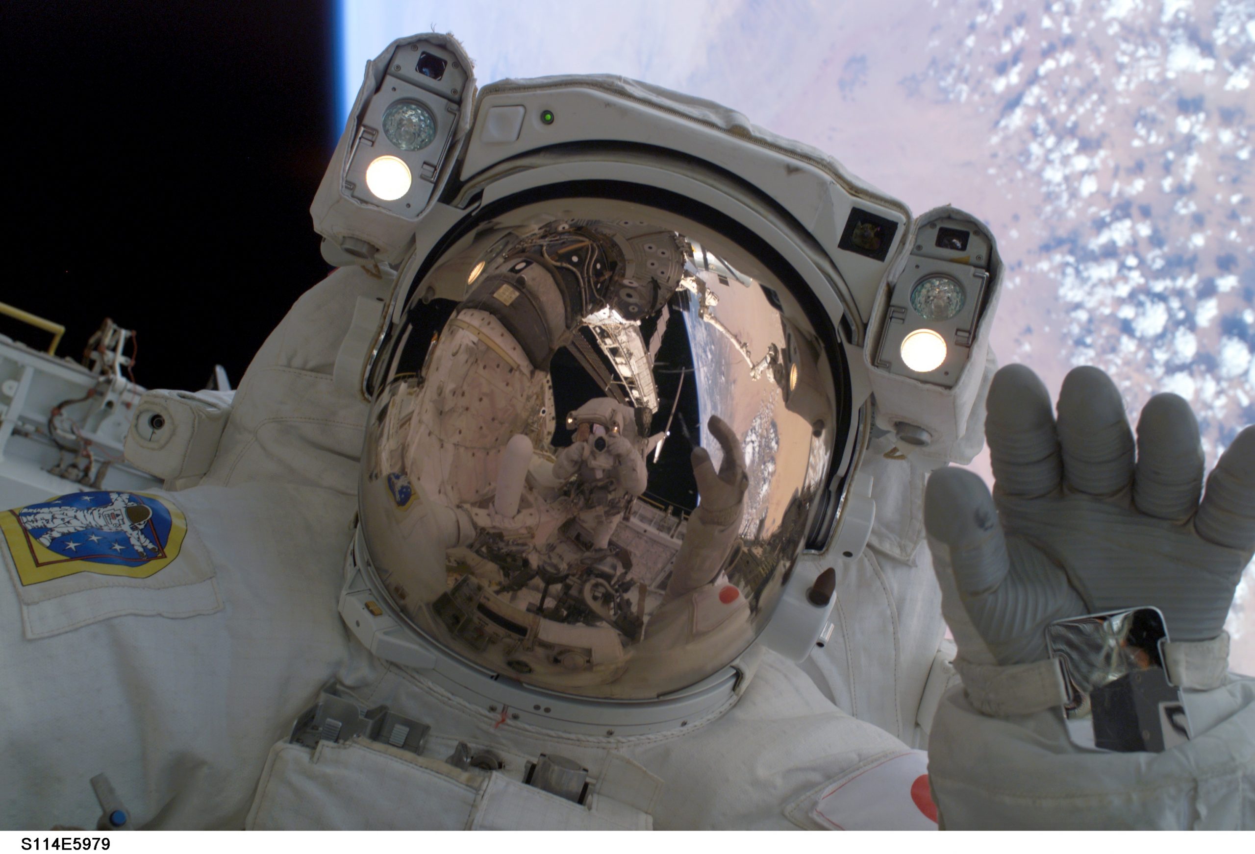 gold in astronaut visor