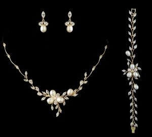 pearl and diamond wedding set